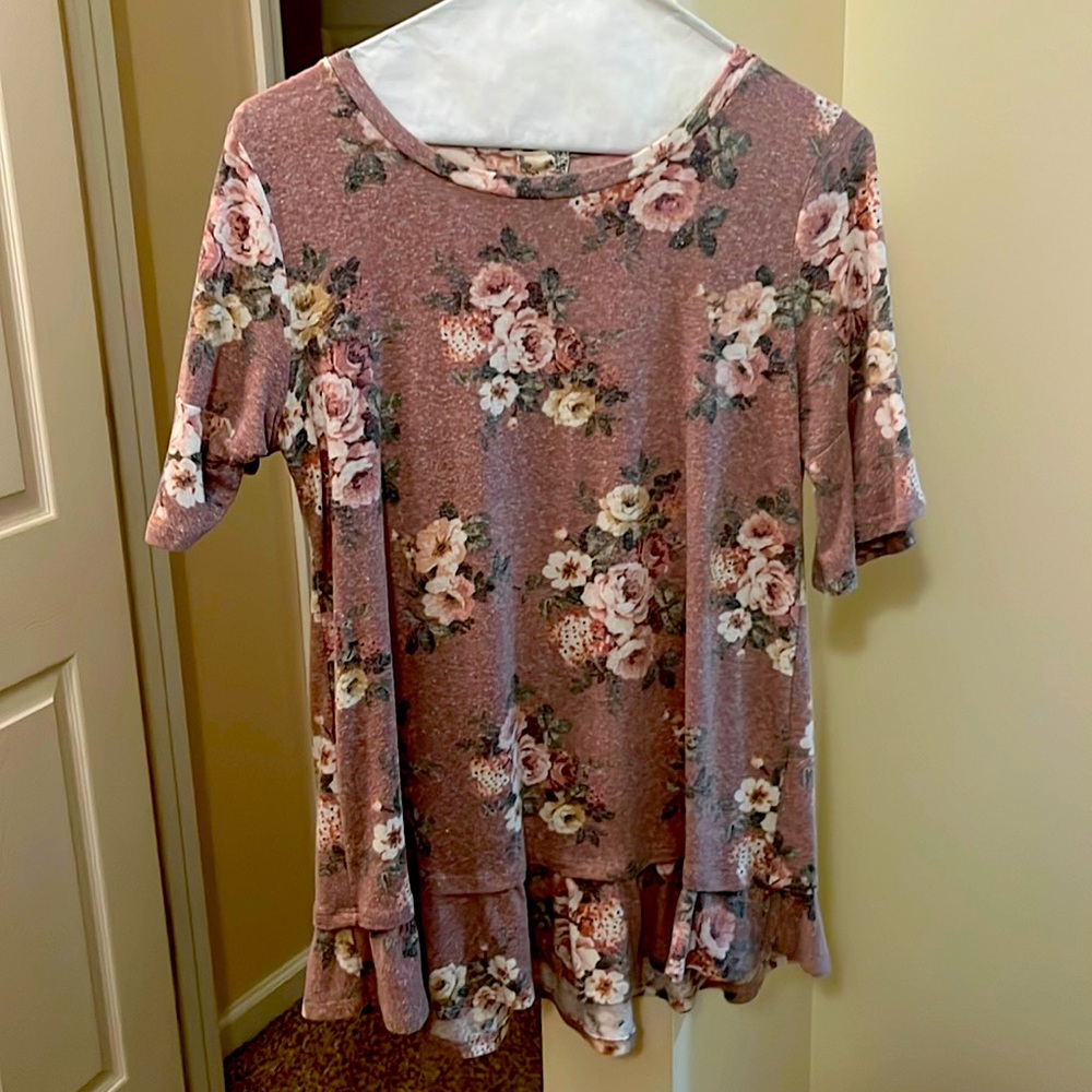 EUC floral top with ruffle detail